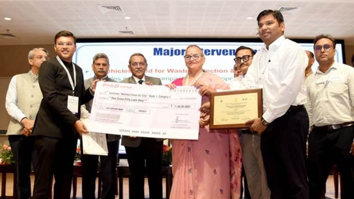 Lucknow Tops Swachh Vayu Sarvekshan 2026